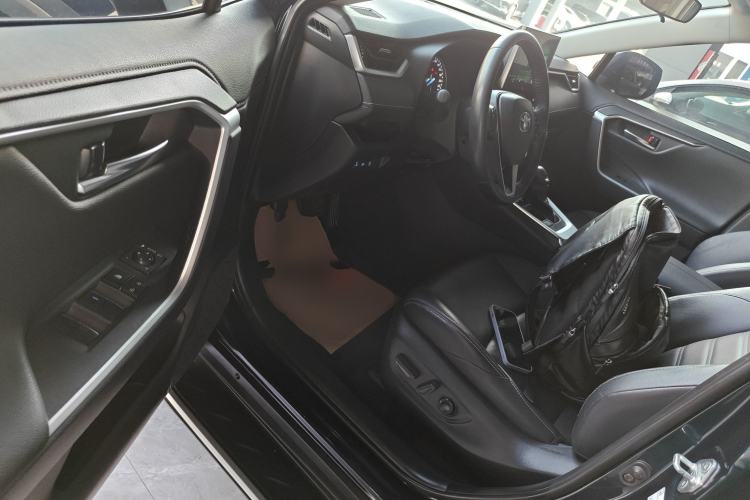 Used Toyota Wildlander 2022 Dual-Engine 2.5L E-CVT Two-Wheel Drive Luxury PLUS Edition
