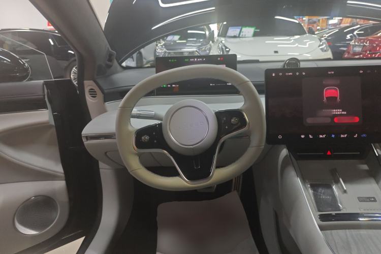 Used Hima Luxeed S7 2025 855 km Max