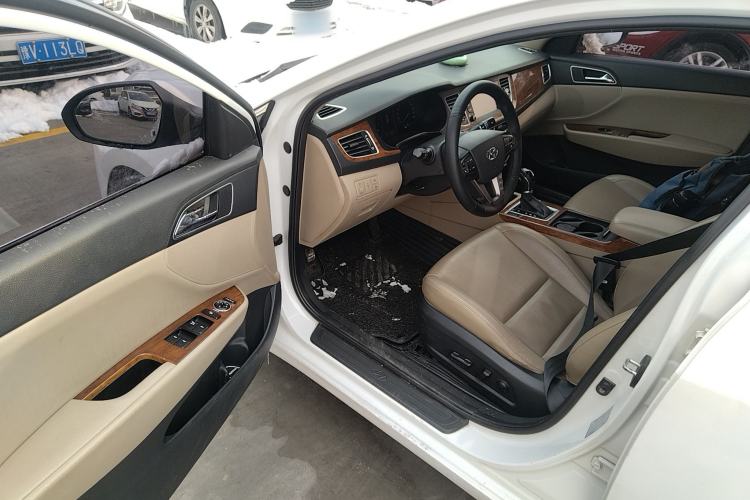 Used Hyundai Mistra 2014 1.8L Automatic Deluxe DLX Model
