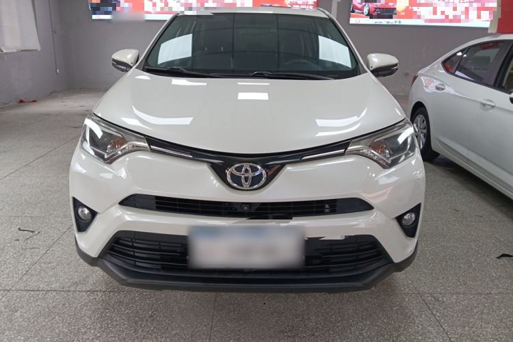 Used Toyota RAV4 2019 2.0L CVT Two-Wheel Drive Luxury Version China VI Standard
