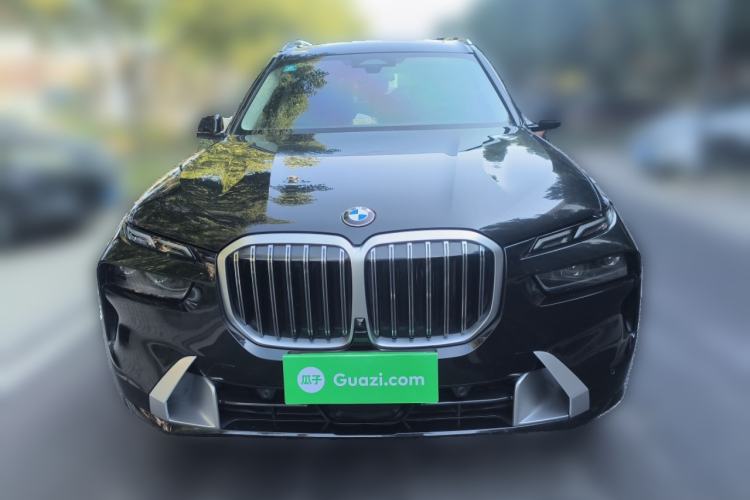 Used BMW X7 2023 xDrive40i Luxury Package with Leading Features
