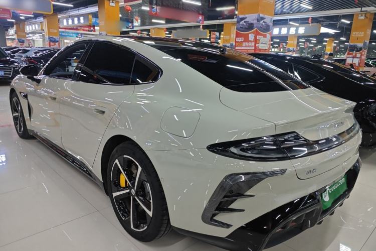Used Xiaomi Auto SU7 2024 Four-Wheel Drive Ultra-Long Range Advanced Intelligent Driving Max Edition