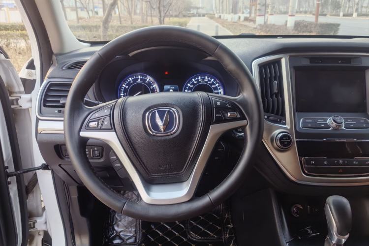 Used Changan CS95 2017 2.0T Two-Wheel Drive Zhitu Edition
