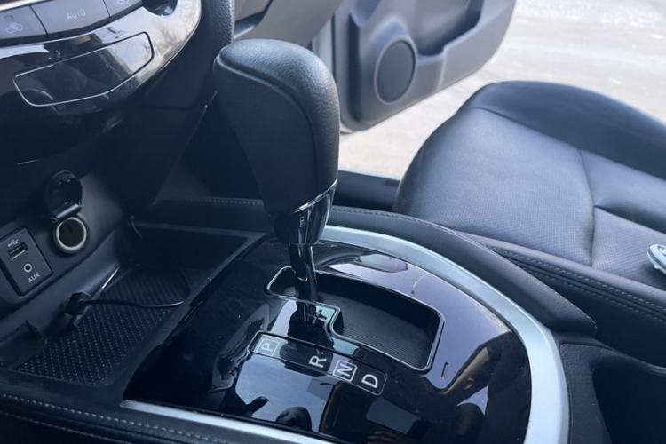 Used Nissan X-Trail 2015 2.0L CVT Comfort MAX Edition 2WD
