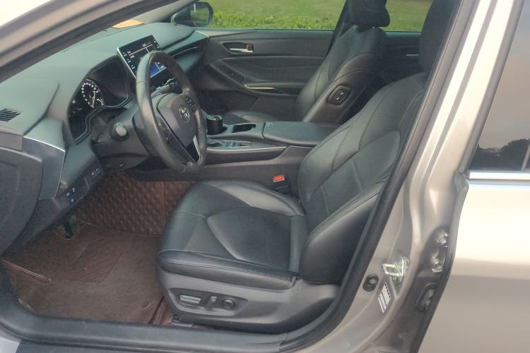 Used Toyota Avalon 2019 Dual-Engine 2.5L Luxury Edition China VI Standard