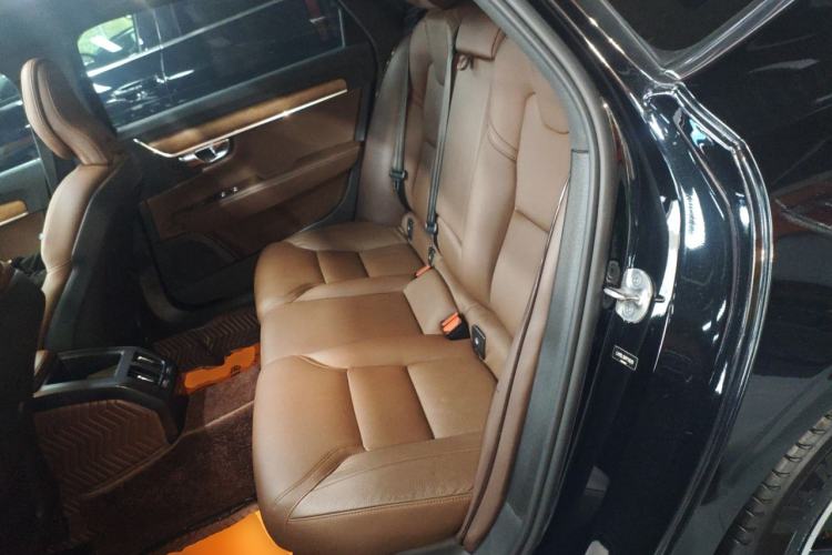 Used Volvo S90 2023 B5 Zhiyi Luxury Edition
