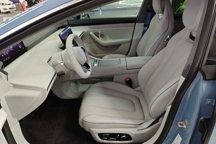 Used Hima Luxeed S7 2025 855 km Max