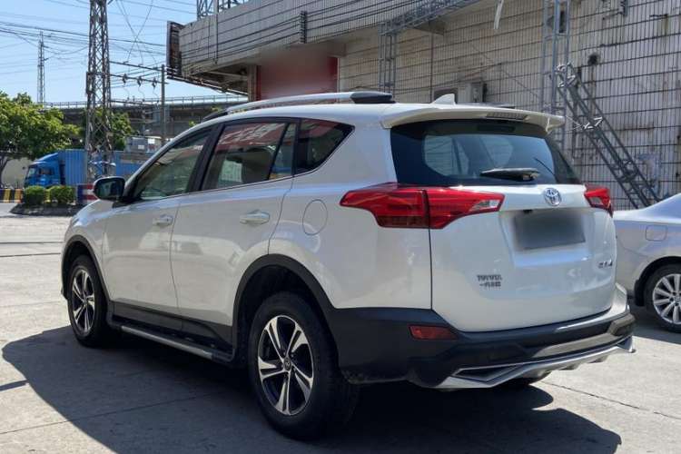 Used Toyota RAV4 2015 2.0L CVT Two-Wheel Drive Urban Edition
