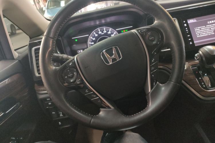 Used Honda Elysion 2016 2.4L Luxury Edition
