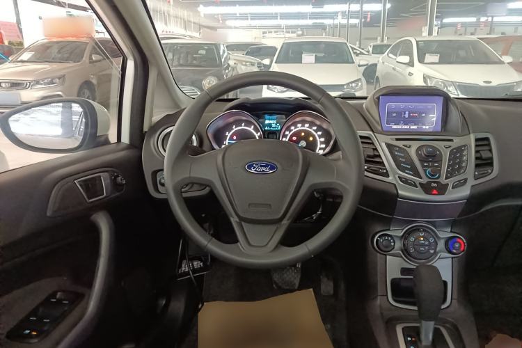 Used Ford Fiesta 2013 Hatchback 1.5L Automatic Fashion Edition
