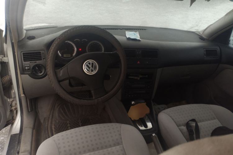 Used Volkswagen Bora Classic 2005 1.8L Comfort Auto with Sunroof
