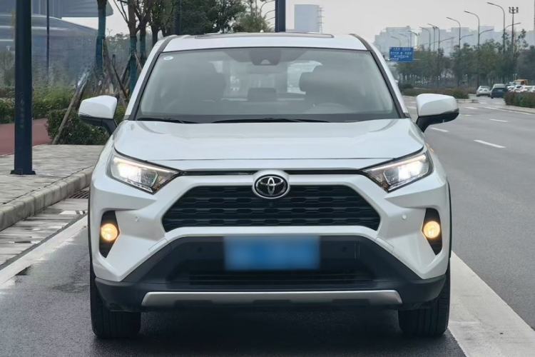 Used Toyota RAV4 2022 2.0L CVT Two-Wheel Drive Fashion Edition
