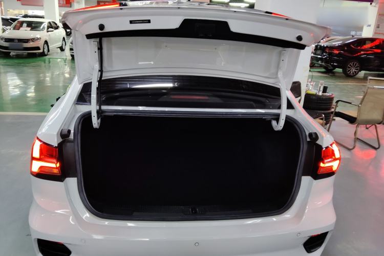 Used Roewe i5 2021 1.5L CVT Diamond Edition
