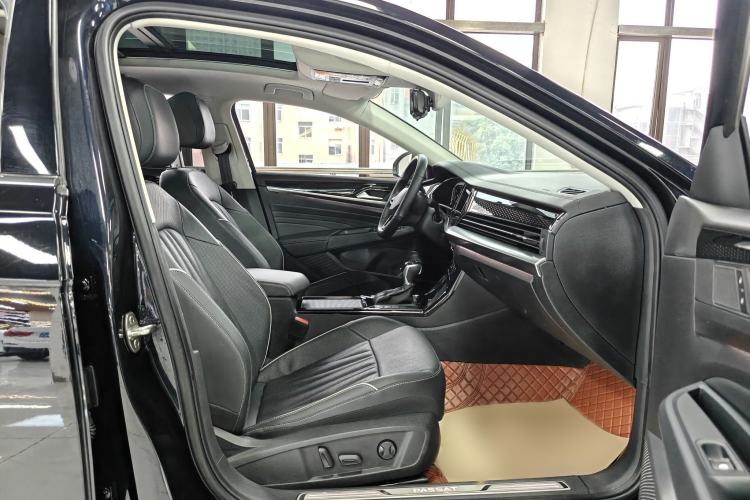 Used Volkswagen Passat 2023 330TSI Luxury Edition
