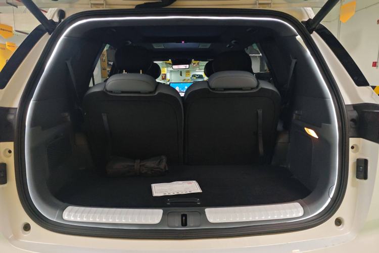 Used  eπ008 2024 210Max Range-Extended Version 6 Seats
