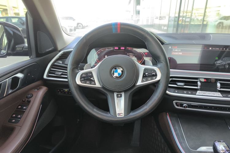 Used BMW X5 2021 xDrive40i Luxury Model with M Sport Package
