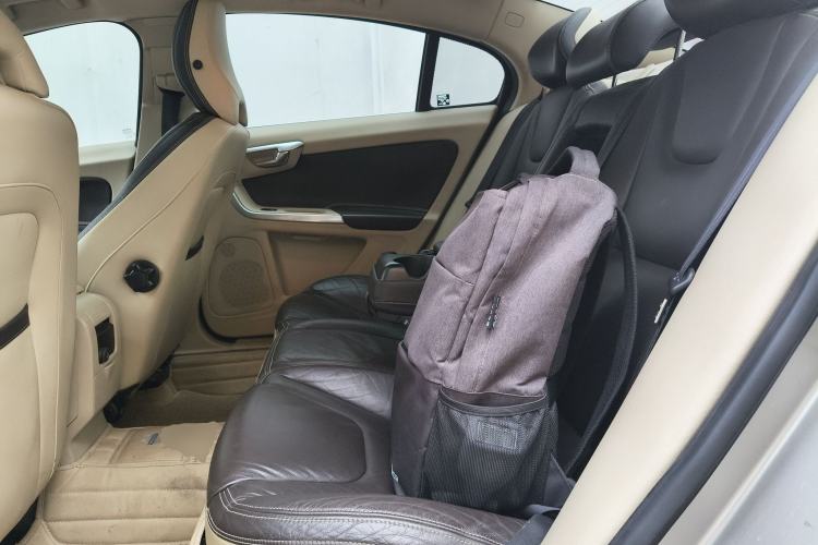 Used Volvo S60 2014 S60L 2.0T Zhiyuan Edition
