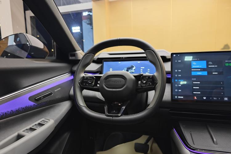 Used Lynk & Co 08 EM-P 2023 120km Long-Range Halo