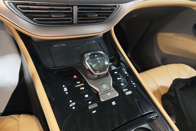 Used Denza D9 2022 DM-i 970 Four-Wheel Drive Flagship Model