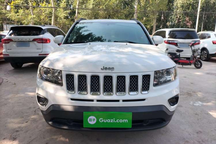 Used  Compass 2015 2.0L Two-Wheel Drive Luxury Edition