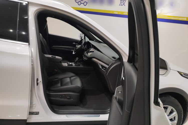 Used Cadillac XT4 2018 28T Two-Wheel Drive Leading Version
