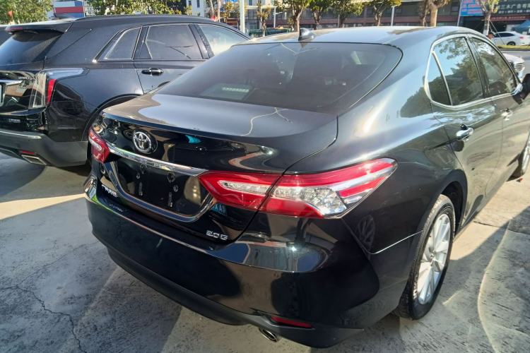 Used Toyota Camry 2021 2.0G Luxury Edition
