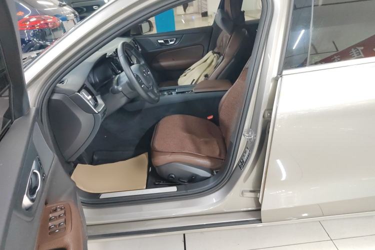 Used Volvo S60 2021 T4 Zhiyi Luxury Edition