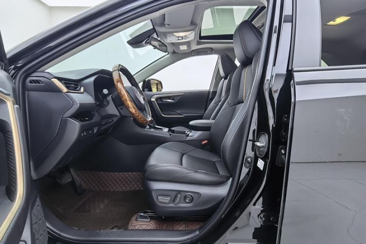 Used Toyota Wildlander 2024 2.0L CVT Two-Wheel Drive Urban Edition
