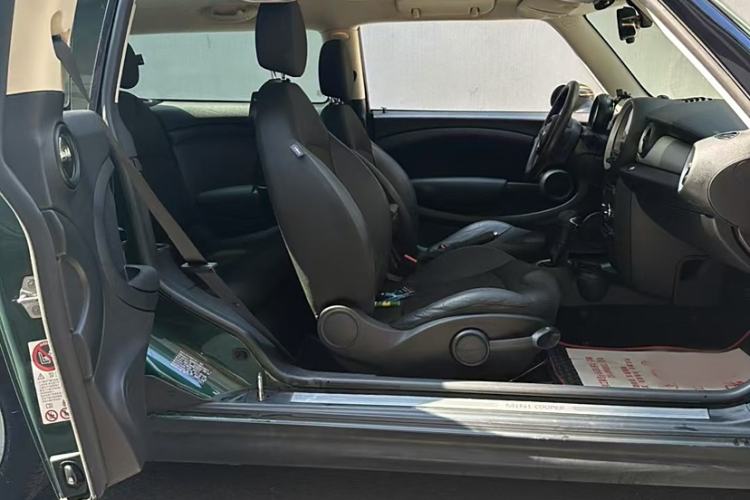 Used  Clubman 2011 1.6L COOPER Fun
