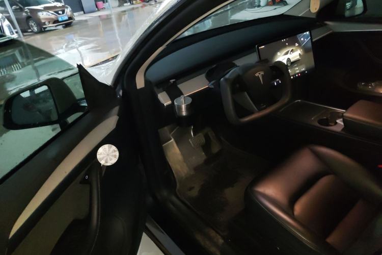 Used Tesla Model Y 2024 Long-Range All-Wheel-Drive Version
