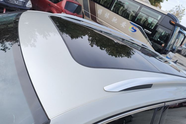 Used Volkswagen Tiguan L 2020 330TSI Automatic Two-Wheel Drive Smart Luxury Edition China VI Standard
