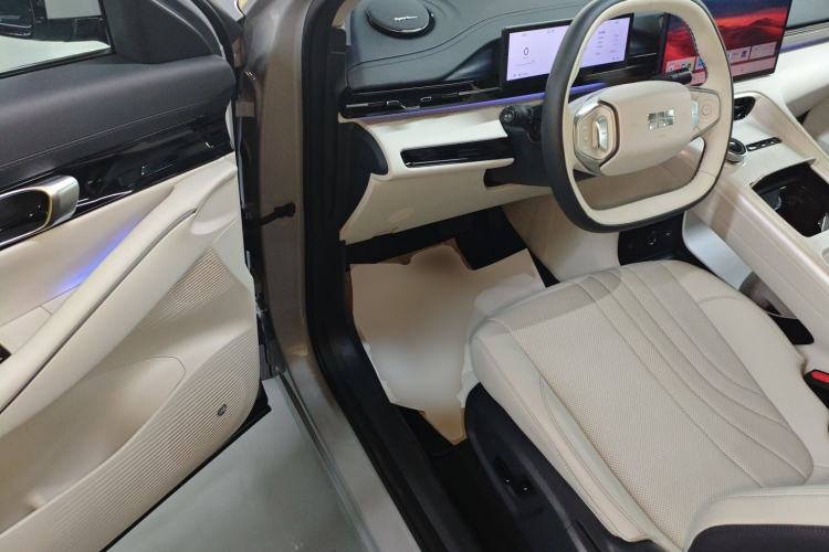 Used  E5 2024 530km Starship Edition
