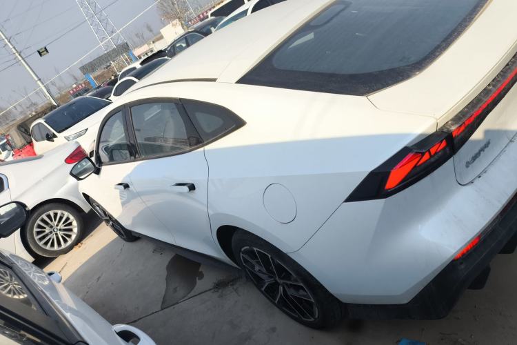 Used Changan UNI-V iDD 2024 Blue Whale Smart Electric iDD 136km Smart & Fun Model
