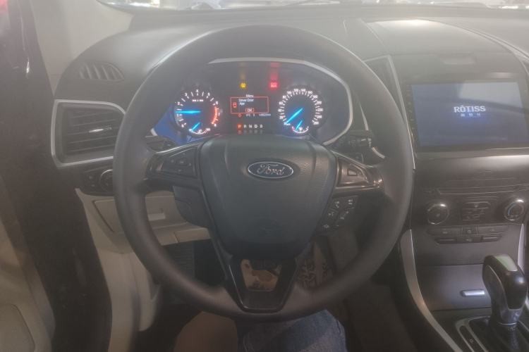 Used Ford Edge 2016 EcoBoost 245 Two-Wheel-Drive Titanium 5-Seater
