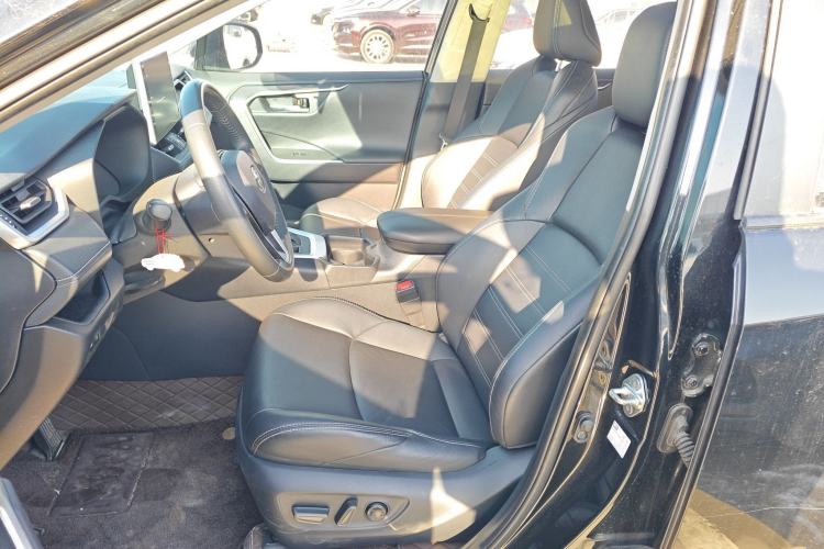 Used Toyota Wildlander 2022 2.0L CVT Two-Wheel Drive Luxury PLUS Edition