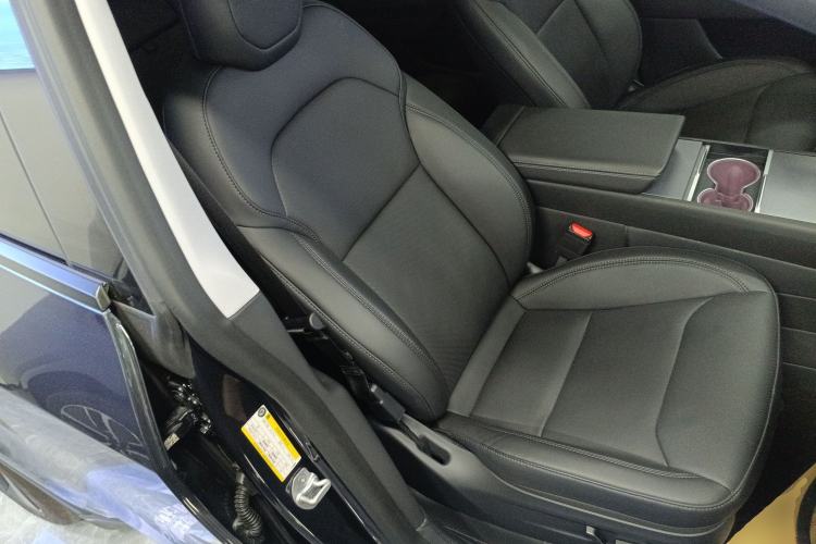 Used Tesla Model Y 2025 Rear-Wheel-Drive Version
