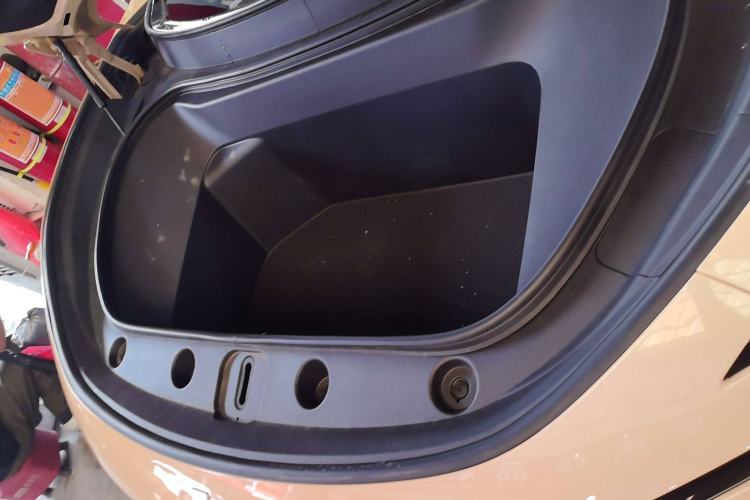 Used  11 2024 630 Rear-Wheel Drive Edition with Three Lasers
