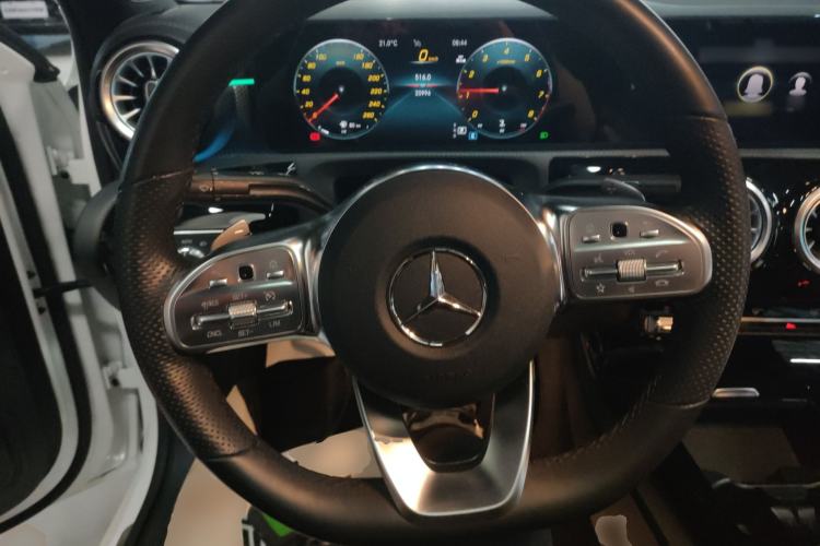 Used Mercedes-Benz A-Class 2022 Revised Version A 200 L Sport Sedan Fashionable Style
