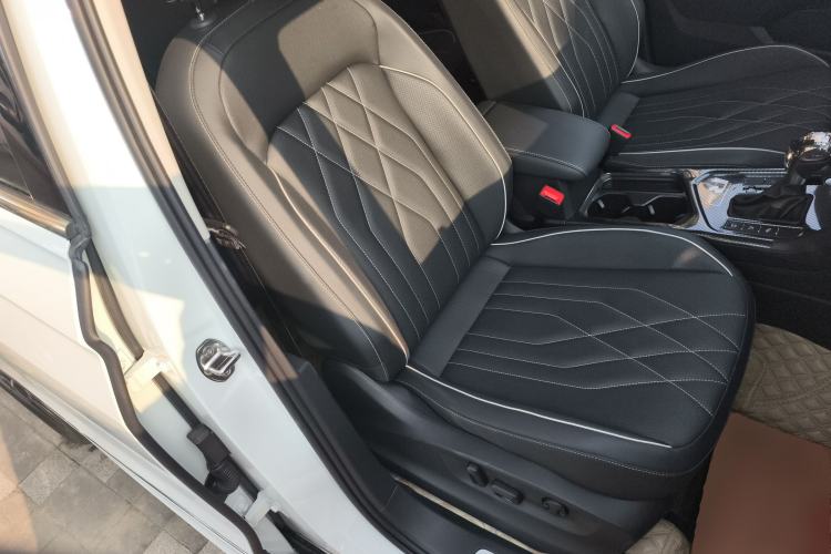 Used Volkswagen Tiguan L 2023 330TSI Automatic Two-Wheel Drive R-Line Enjoyment Edition
