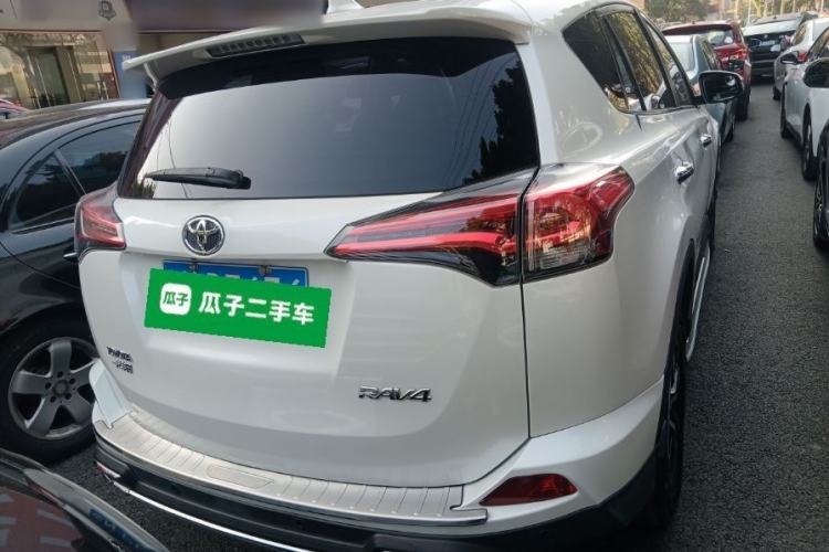 Used Toyota RAV4 2019 2.0L CVT Two-Wheel Drive Comfort Edition China VI Standard
