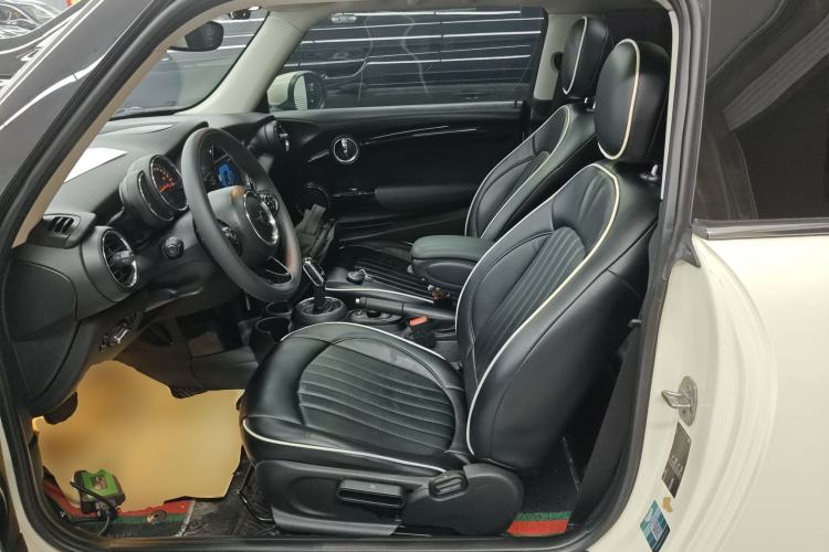 Used  MINI 2019 1.5T ONE PLUS
