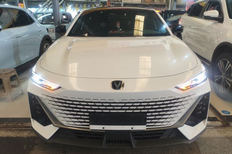 Used Changan UNI-V 2024 1.5T High-Energy Version
