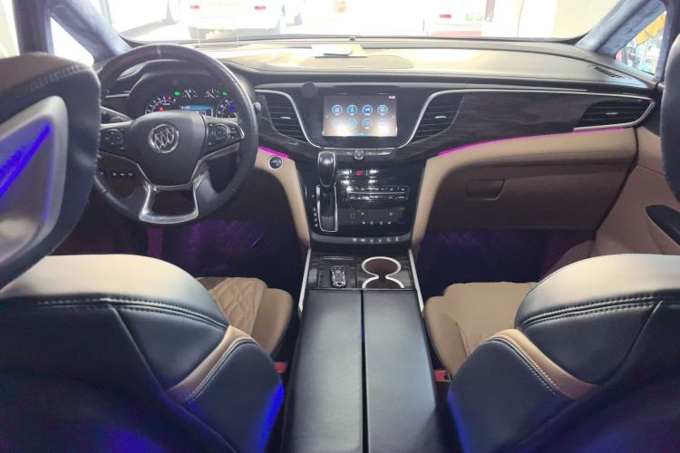 Used Buick GL8 2018 ES 28T Flagship Model China VI Standard
