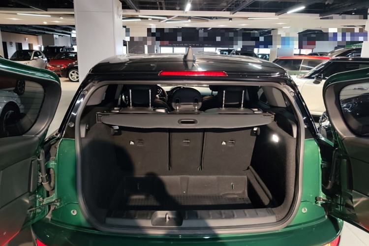 Used  Clubman 2023 1.5T COOPER Connoisseur
