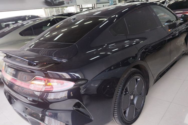 Used  SU7 2024 Rear-Drive Ultra-Long Range Advanced Pro-Level Intelligent Driving Version
