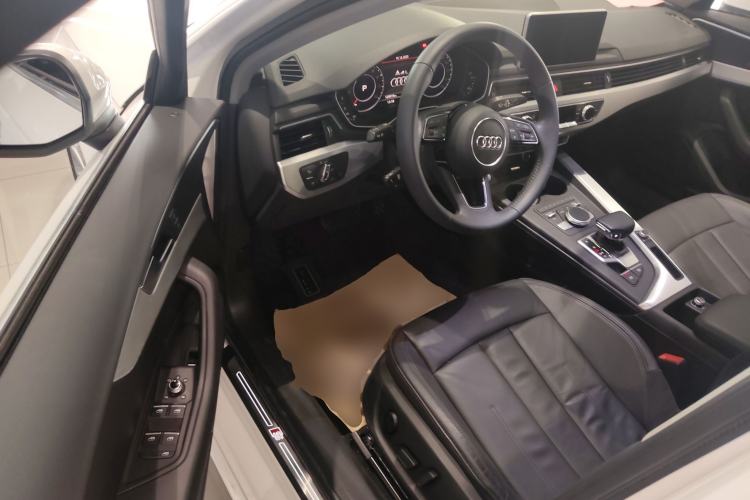 Used Audi A4L 2018 30th Anniversary Edition 40 TFSI Fashion Model
