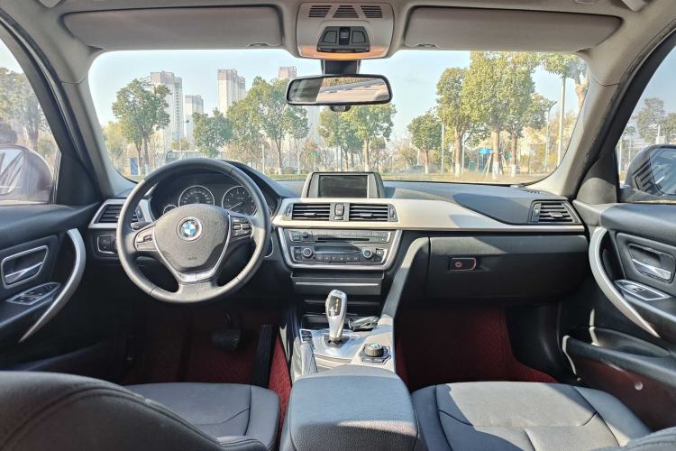 Used BMW 3 Series 2015 320i Luxury Line Stylish Edition