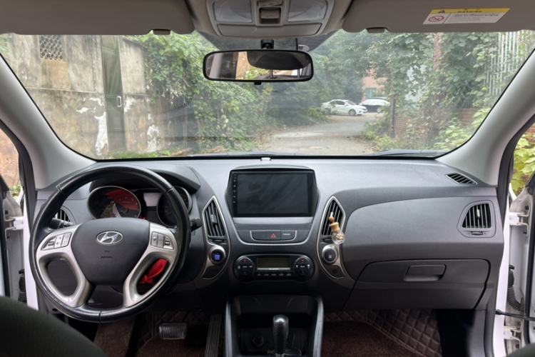 Used Hyundai ix35 2015 2.0L Automatic 2WD Smart Version China V Standard
