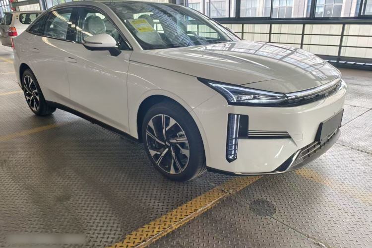 Used  L6 2024 125km Creative Edition
