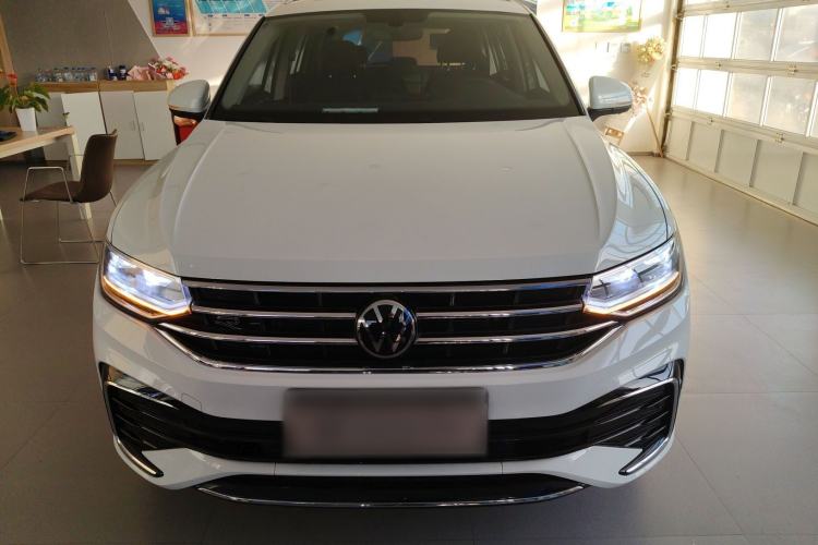 Used Volkswagen Tiguan L 2024 Outstanding Model 330TSI Automatic Two-Wheel Drive R-Line Dragon Glory Edition

